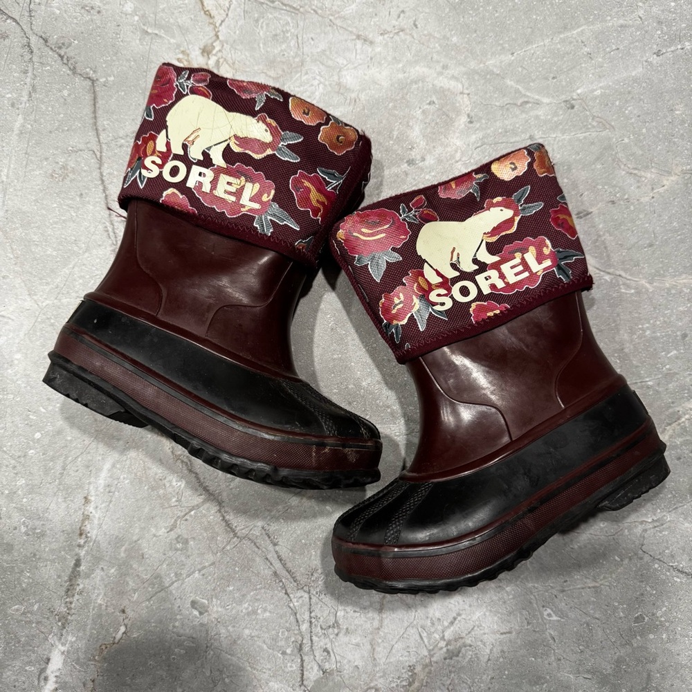 Sorel Maroon Floral Waterproof Slip-On Snow Boots Size 10 Fleece Lined